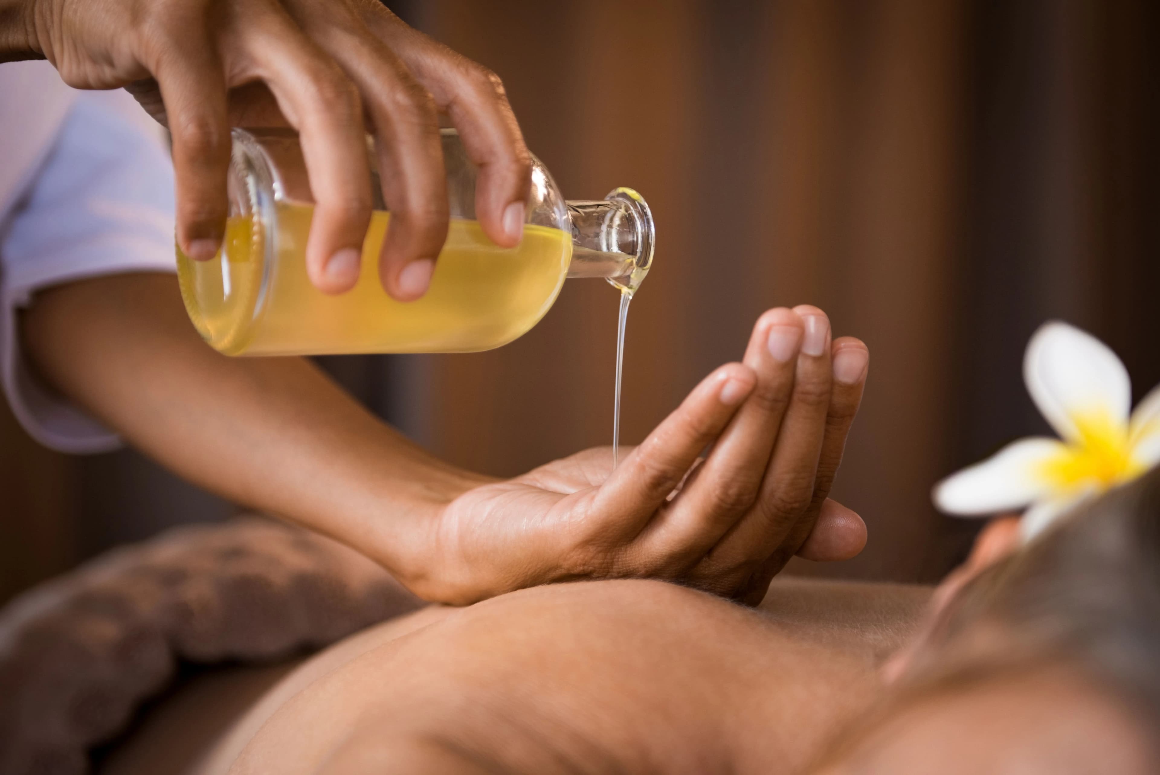 Aromaterapia – Masaje con Aceites Esenciales Zeus